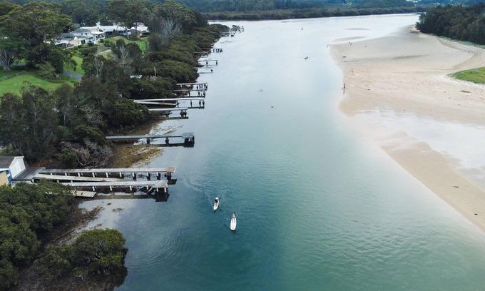 Mossy Point House | Waterfront @ Mossy - Own Private Jetty; minutes to Beach and 5 minutes to Mogo