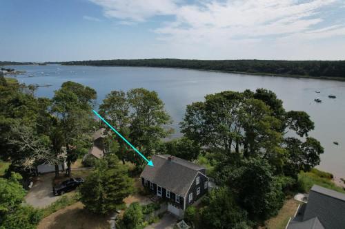Orleans House | Waterfront on Orleans Cove