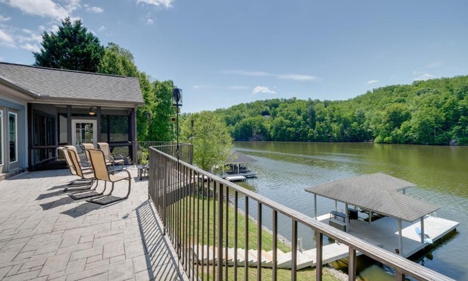 Goodview House | Waterfront Smith Mountain Lake Home with Boat Dock!