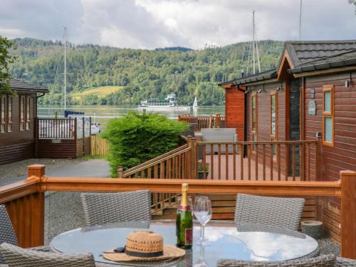 Troutbeck Bridge House | Waterside Lodge
