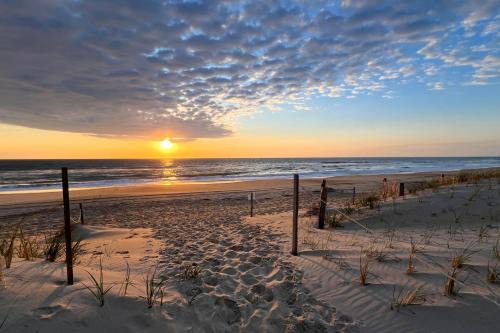 South Nags Head Apartment | Waves for Days