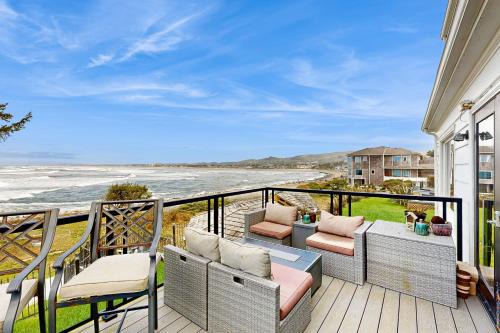 Seaside House | Waves On The Rocks