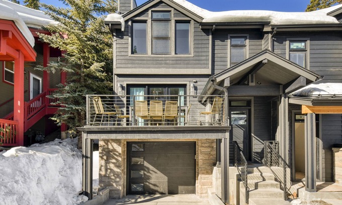 Downtown Park City Cabin | Webster by AvantStay | ⛷️ Central Location w/Hot Tub and Patio