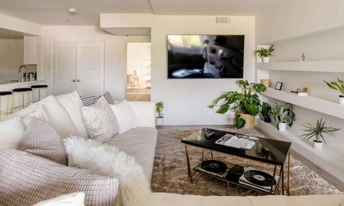 Norma Triangle Condo | WEHO PENTHOUSE walking to bars, restaurants, clubs