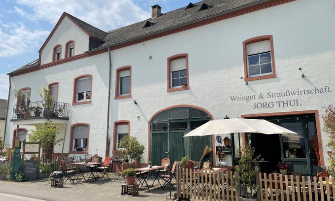 Detzem House | Weingut und Gästezimmer Jörg Thul
