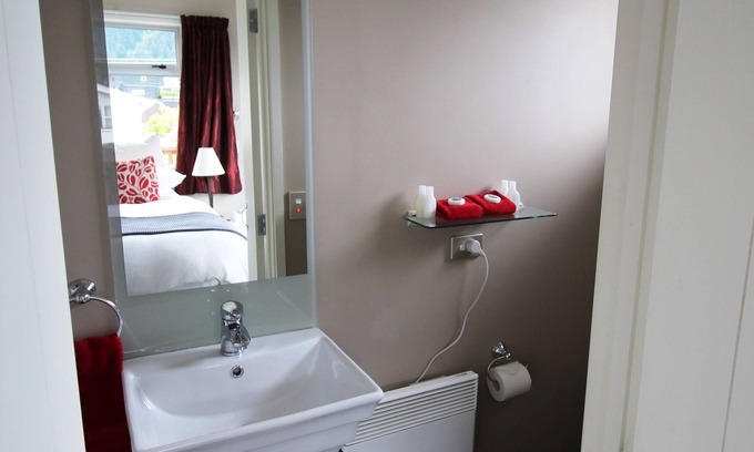 Queenstown City Centre Ski Chalet | Welcome To Chalet Queenstown