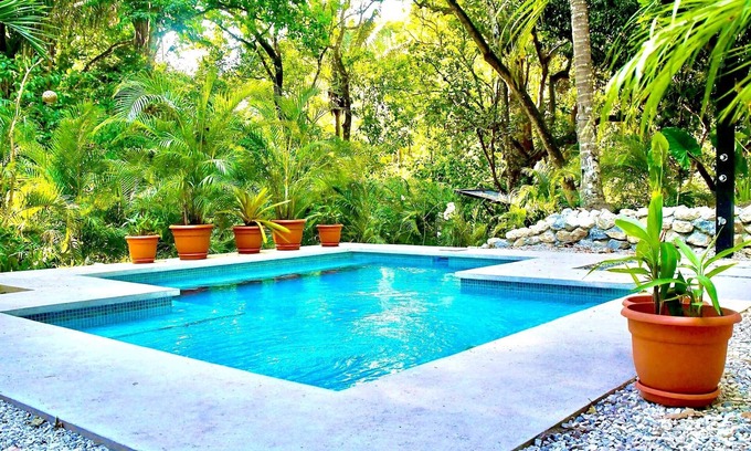 Samara House | Welcome to Jingle Jangle Jungle - steps to town and 3 incredible beaches