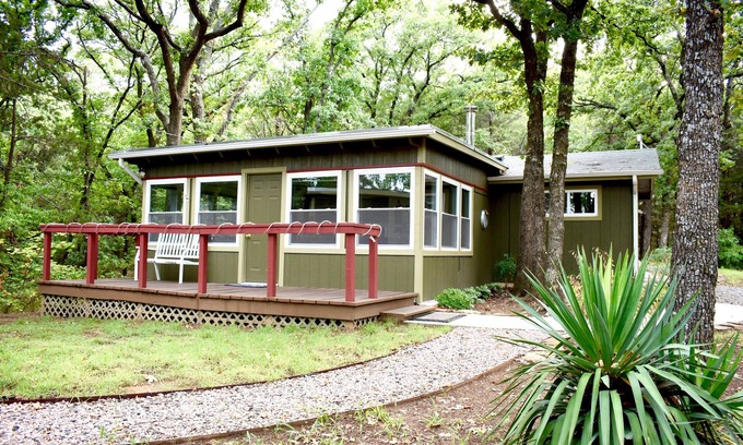 Pottsboro Cabin | Welcome to our Cozy Cabin Getaway by Lake Texoma!