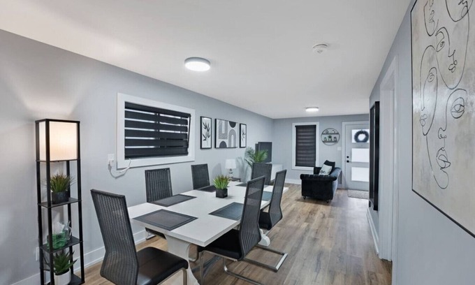 Welland Apartment | Welcome To Our Modern 2Bdrm/1Bth w/Laundry/BBQ