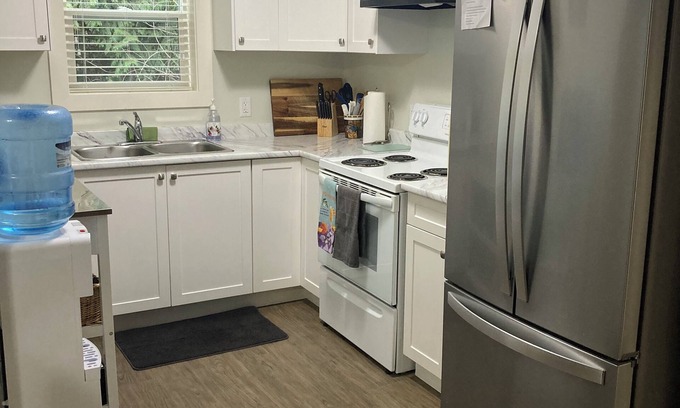 Regional District of Nanaimo House | Welcome to the RetreatnA legal 2 bed 1 bath private walk in suite.