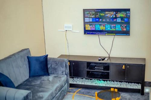 Kidono Apartment | Well lit and loaded studio bnb