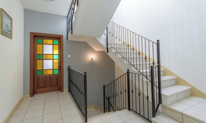Madliena House | Well Located Townhouse & Courtyard Kalka