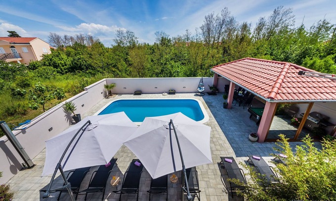 Zaton Villa | Wellness and Spa Villa with heated Pool for12