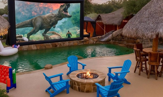 Alvin House | WF- Luxury 5BR w/Casita Pool Hot Tub Tiki Bar