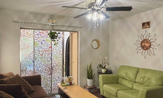 South Lamar House | Whimsical downtown Austin townhome nestled in the trees, but centrally located