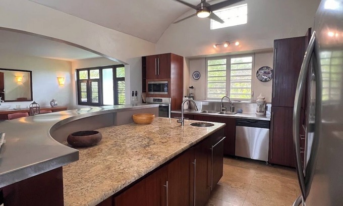 Puerto Real Villa | Whispering Palms: Peaceful 5 bedroom villa in Pilon, Vieques, PR