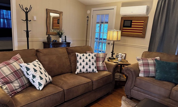 Franklin Cabin | Whispering Pines Retreat in the Smokies