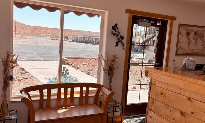 Hanksville Hotel | Whispering Sands Motel