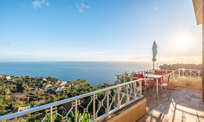 Calheta Ski Chalet | White Rabbit II by Madeira Sun Travel