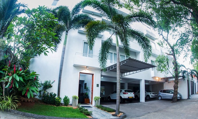 Kollupitiya Hotel | Whitehouse Residencies