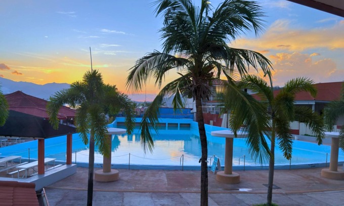 Subic Resort | Whiterock Beach Hotel + Waterpark