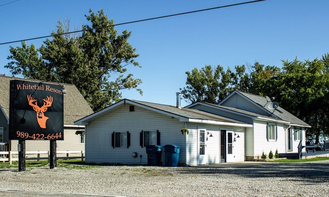 Moorestown Resort | Whitetail Family Resort (Bear Cabin)