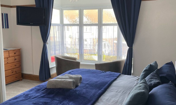 Skegness Bed & Breakfast | Whiteways Hotel