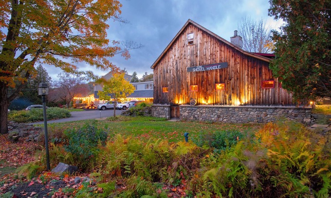 Jackson Hotel | Whitneys Inn at Black Mountain
