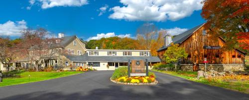 Jackson Hotel | Whitneys Inn at Black Mountain