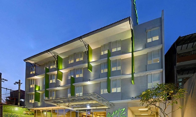 Malioboro Hotel | Whiz Hotel Malioboro Yogyakarta
