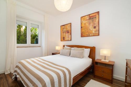 Carvoeira Apartment | WHome Cozy Stay Steps away from the Train Station