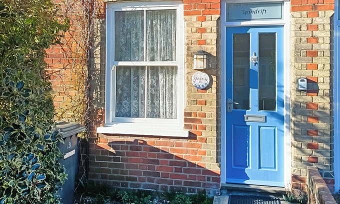 Reydon Cottage | Why not stay at this lovely cottage.