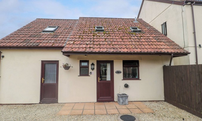 Brean Cottage | WILDBERRY COTTAGE, family friendly, with a garden in Brean