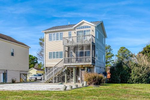 Chincoteague House | Wildflower - Waterfront & a deep water dock!