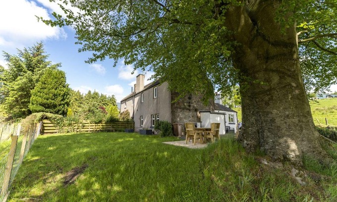 Falkirk House | Wilsons Cottage