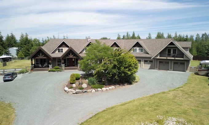 Regional District of Nanaimo House | Windrush Country Estate nLuxury 2BR Privaten☆n