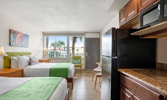 Historic Downtown Kissimmee Hotel | Winter Getaway Suite with Amazing Amenities & Near Theme Parks