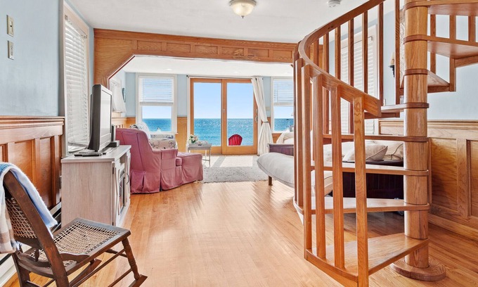 Salisbury Cottage | Winter Rental Avail. Oceanfront Custom Cottage Direct Beach Access