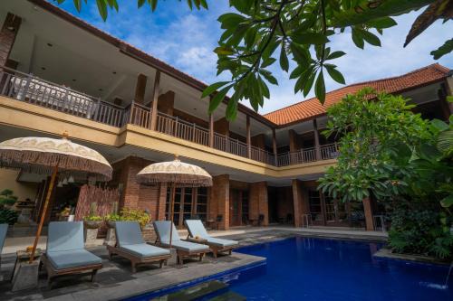 Batu Bolong House | Wiras Village