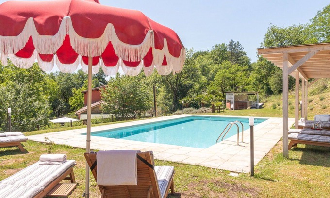 Terranuova Bracciolini Villa | Wonderful private villa with A/C, private pool, hot tub, WIFI, TV, patio and pets allowed