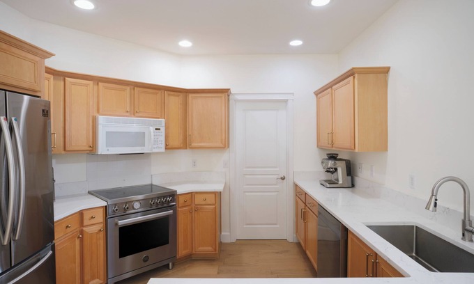 South Tacoma House | Wonderful 1-bedroom house in Fircrest