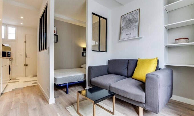Quartier de l'Horloge Apartment | Wonderful apartment with balcony in the heart of Marais - Civil lease