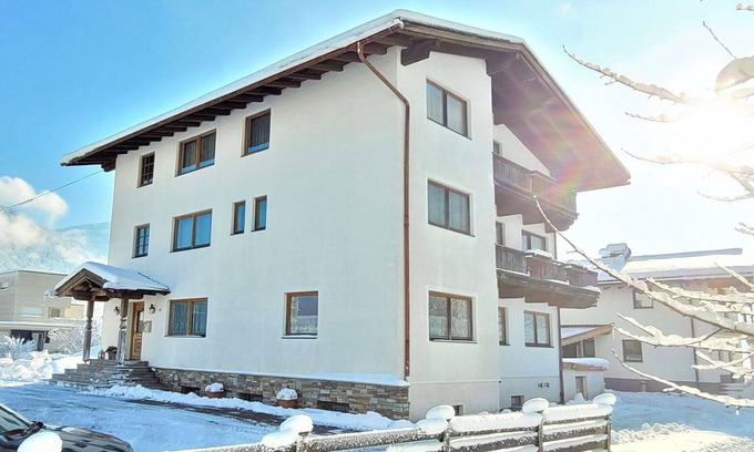 Strass im Zillertal House | Wonderful private villa for 24 guests with WIFI, TV and balcony