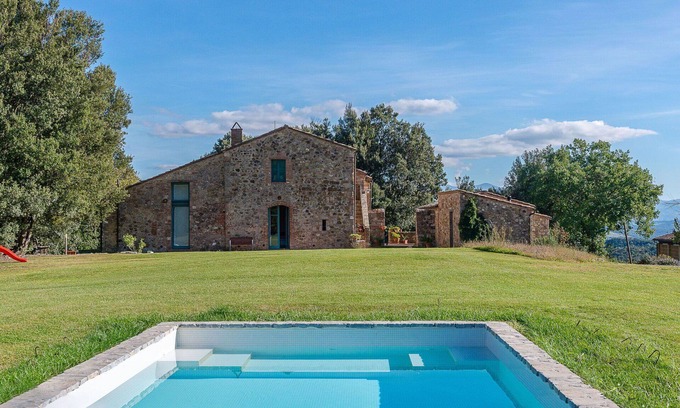 Civitella Paganico House | Wonderful villa for 12 guests with private pool, WIFI, TV, terrace, pets allowed and panoramic .