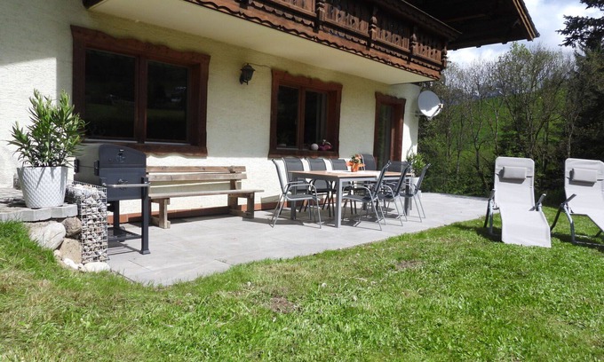 Bischofshofen House | Wonderful private villa for 9 people with WIFI, TV, terrace, pets allowed and panoramic view