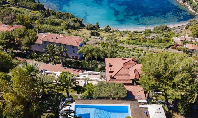 Ventimiglia Villa | Wonderful private villa for 4 people with A/C, pool, WIFI, patio and panoramic view