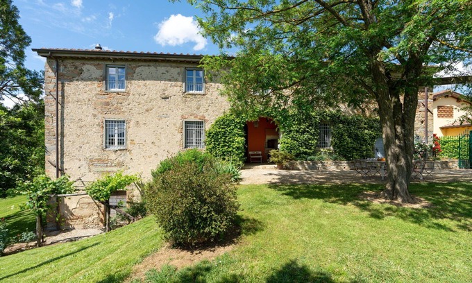 Vicchio Villa | Wonderful private villa for 10 guests with TV, pets allowed and panoramic view