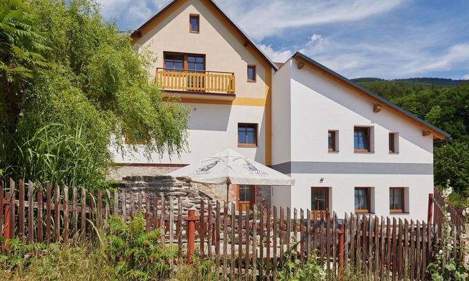 Cerny Dul Villa | Wonderful private villa for 15 people with WIFI, TV, balcony and pets allowed