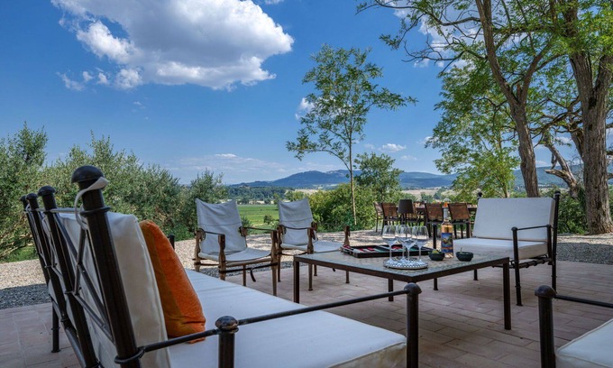 Buonconvento Villa | Wonderful private villa with A/C, private pool, WIFI, TV, patio, panoramic view, close to Montalcino