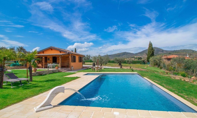Panicale House | Wonderful private villa for 4 guests with WIFI, A/C, private pool, TV and balcony